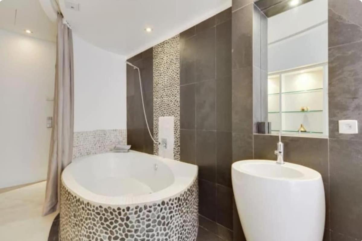 Magnifique Appartement Parisien - Marais Eksteriør bilde
